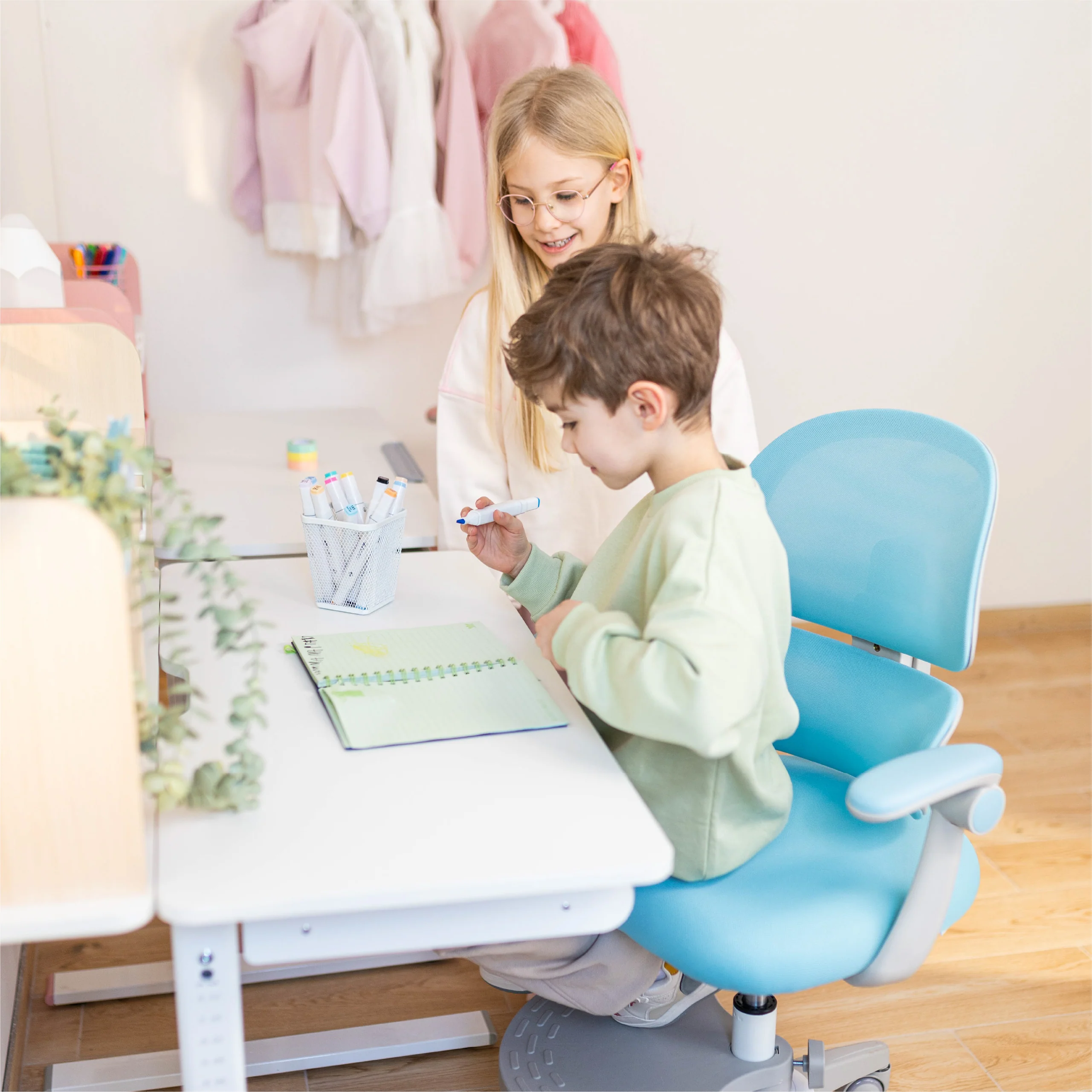 Fotel ergonomiczny dla dzieci Mark Adler Junior 4.4 Blue - Image 2